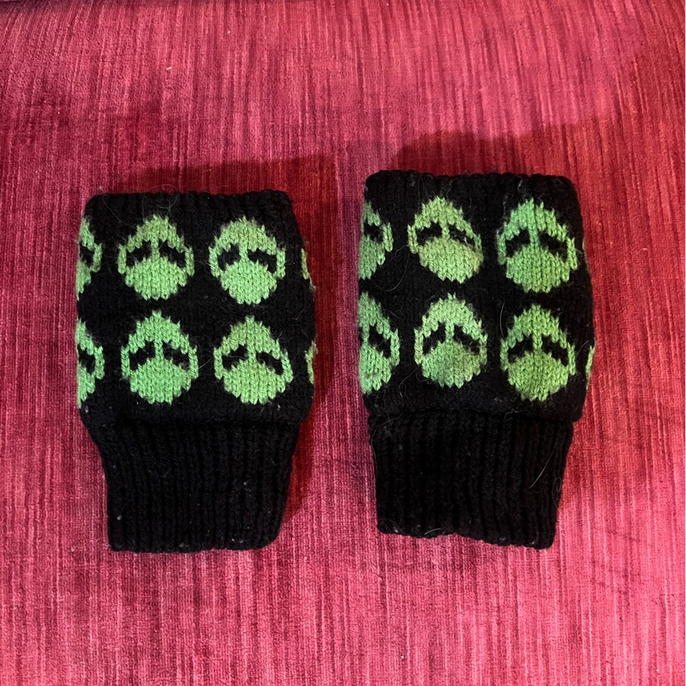 Alien knit gloves open fingers